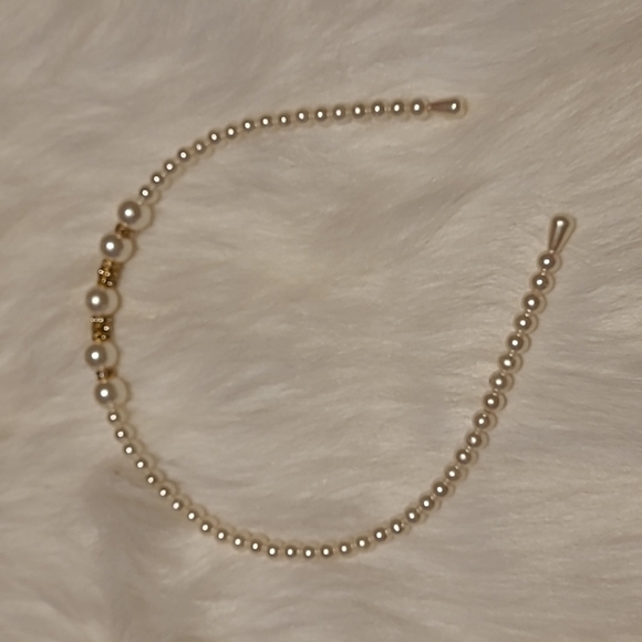 Handmade Pearl Hairband - Picture 3 of 3